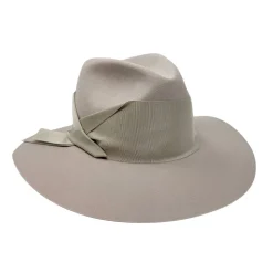 Gardenia in Taupe