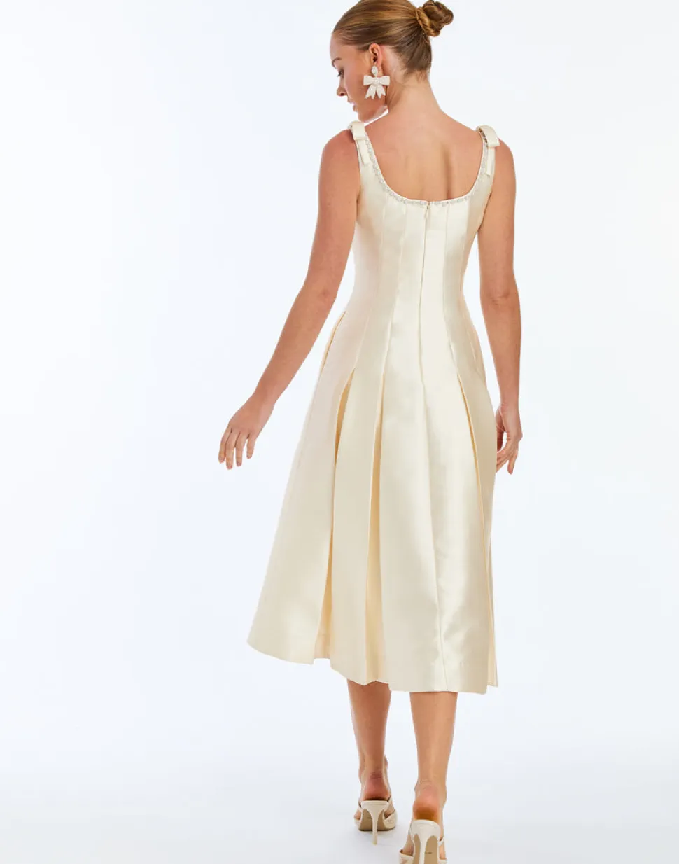 Gillian Pearl Midi Dress in Ivory