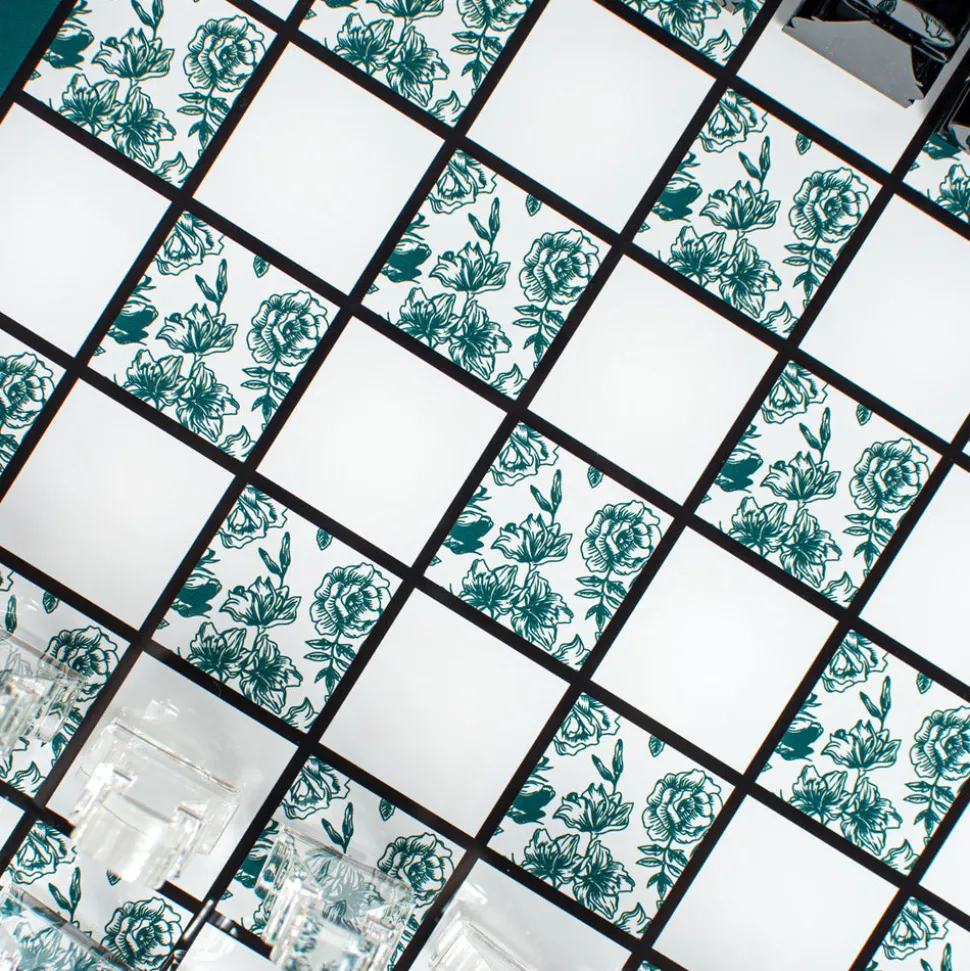 Green Floral Chess Set