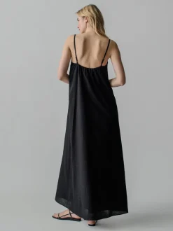 Grikos Dress in Black