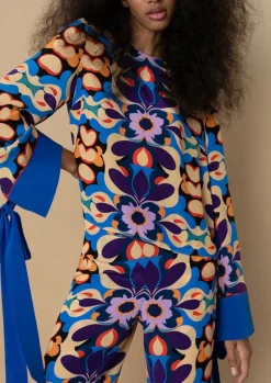Honey Crepe Top in Seventies Blue