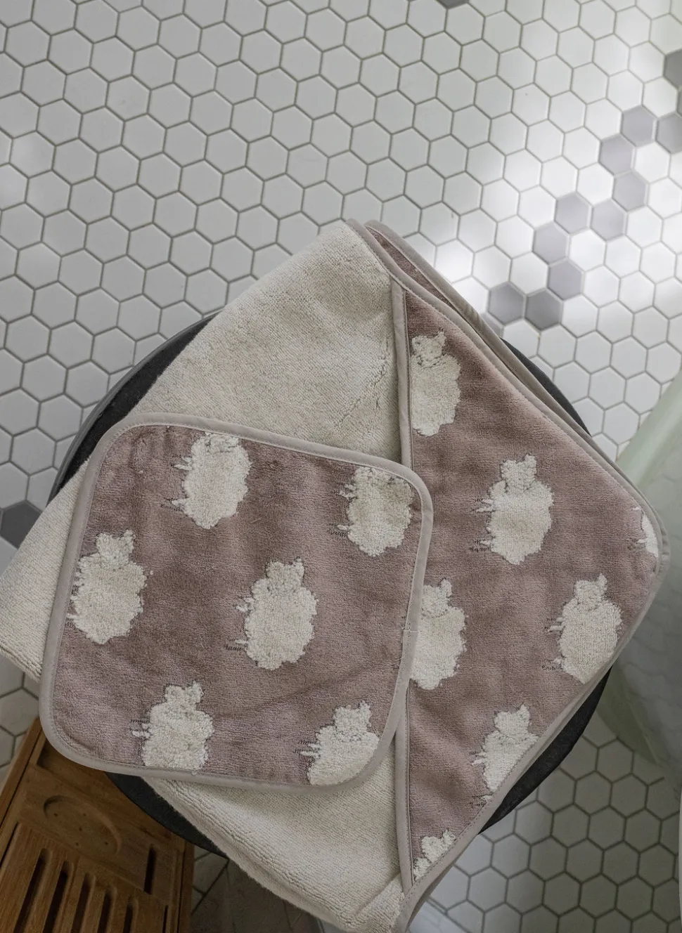 Hooded Bath Towel - Sweet Sheep Jacquard