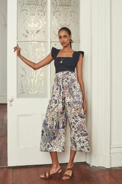 Hyannis Top in Navy