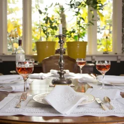 Jardin Classic Linen Placemat in Six Colors