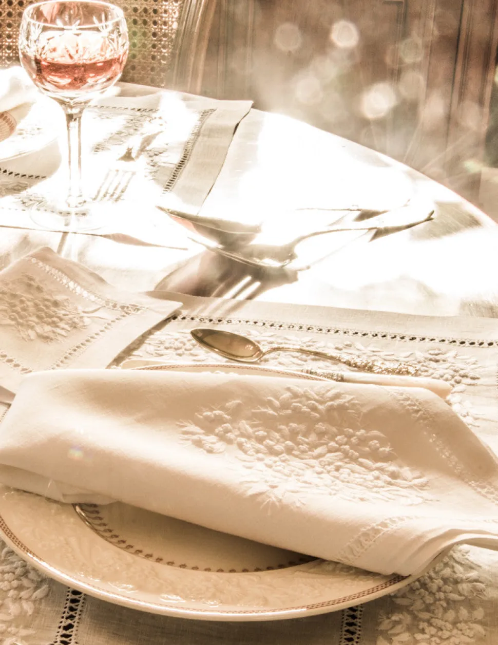 Jardin Classic Linen Placemat in Six Colors