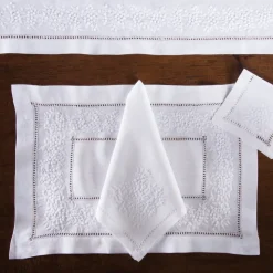 Jardin Classic Linen Placemat in Six Colors