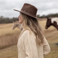Juliet in Walnut