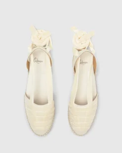 Kimita in Écru Satin