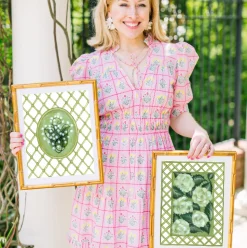 Lily of the Valley Trellis En Vert Art Print