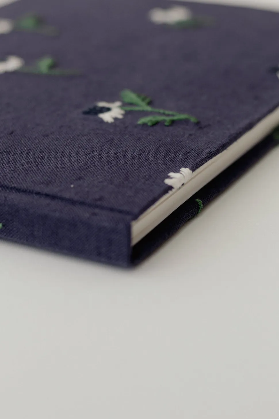 Manzanilla Guest Book in Navy