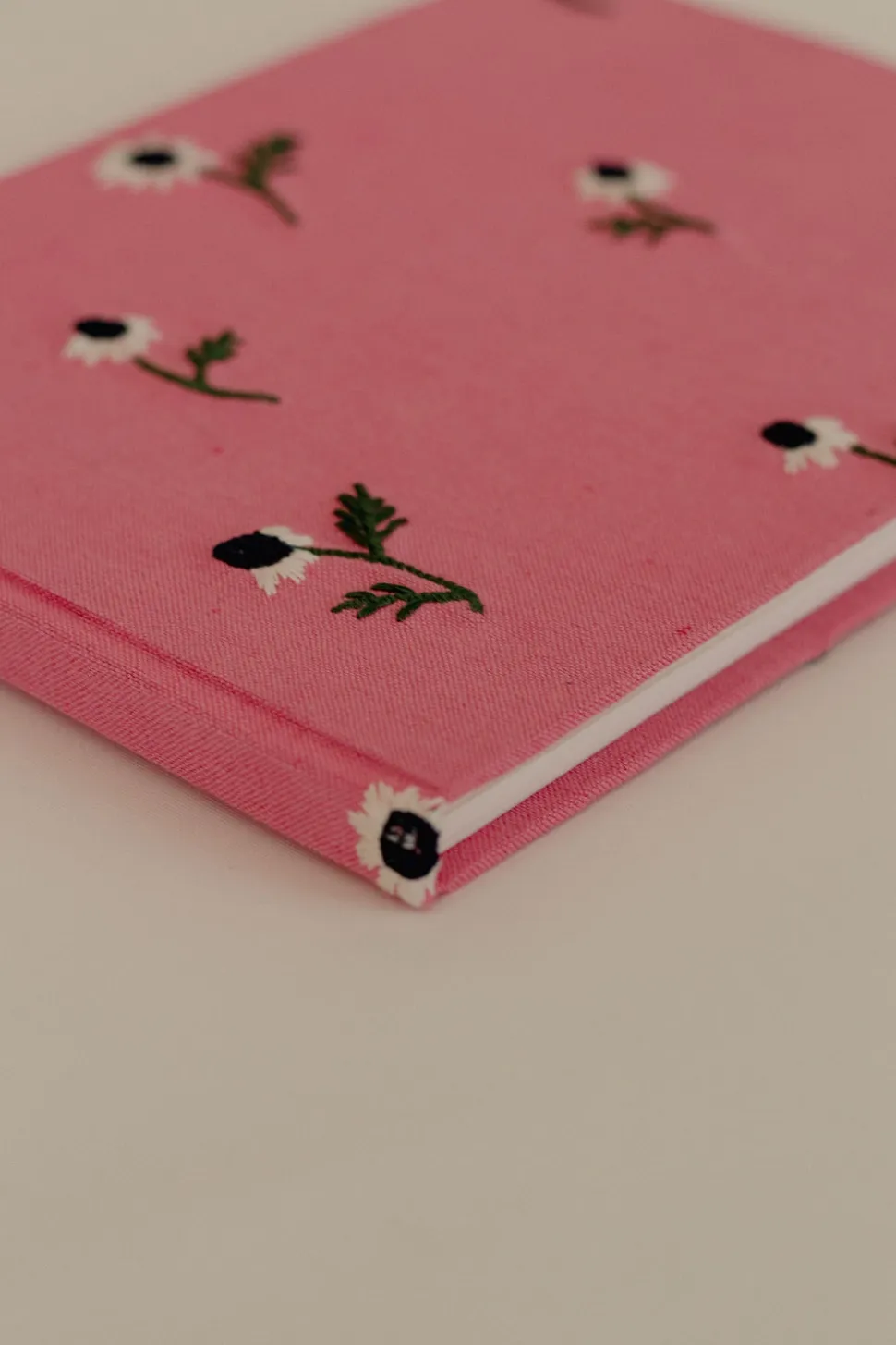 Manzanilla Guest Book in Pink