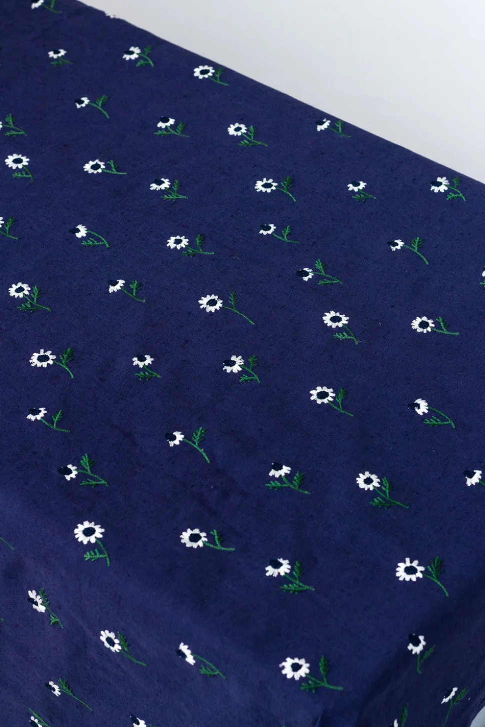 Manzanilla Rectangular Tablecloth in Navy