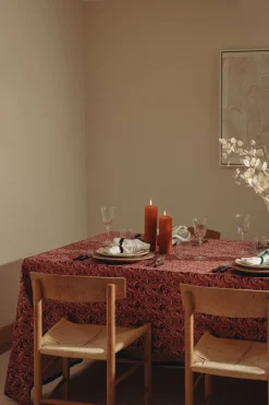 Marble Linen Tablecloth in Pink