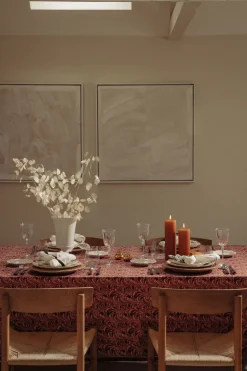 Marble Linen Tablecloth in Pink