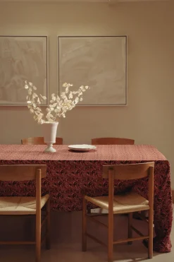 Marble Linen Tablecloth in Pink