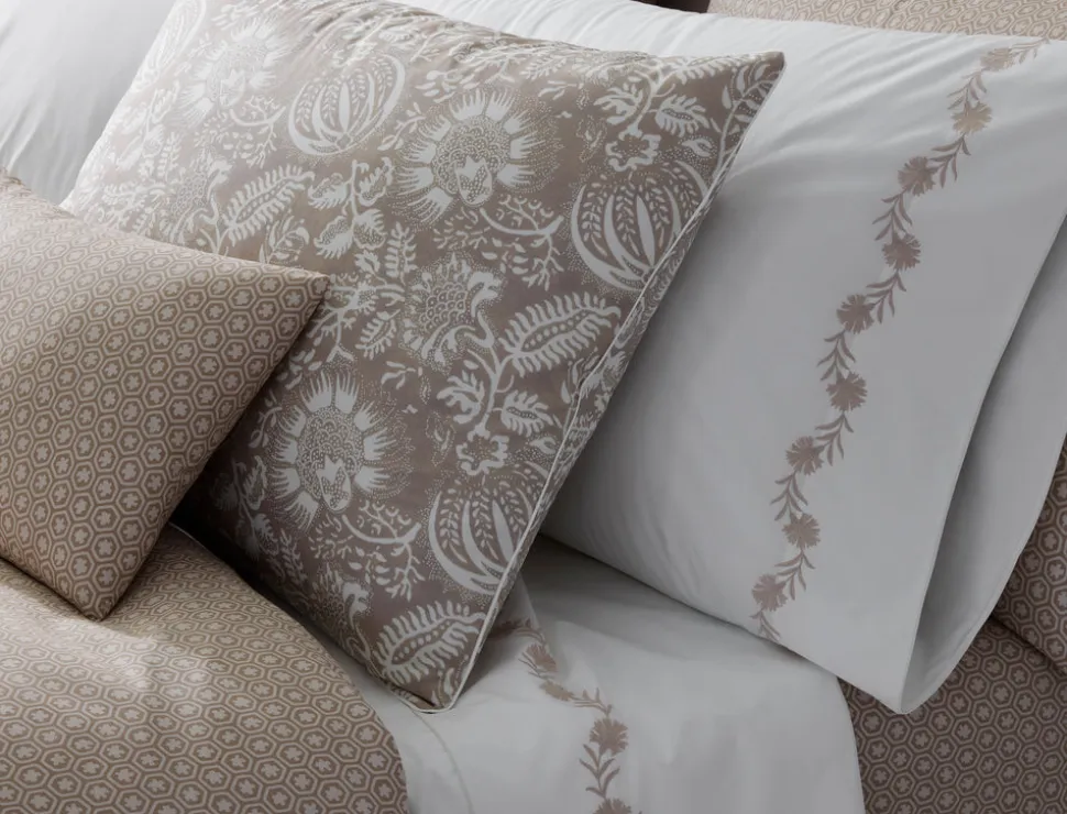 Matouk Schumacher Granada Collection