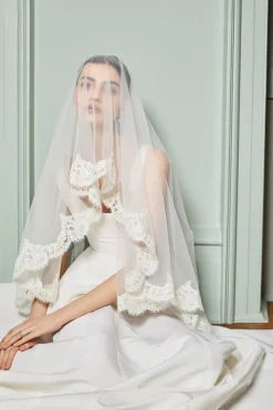 Maureen Circle Veil With Lace Edging