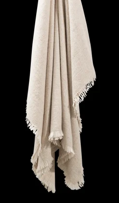 Maya Throw