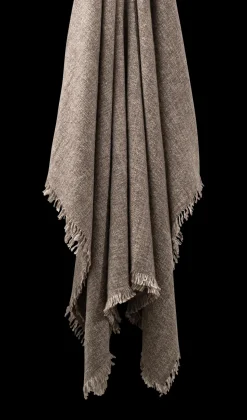 Maya Throw