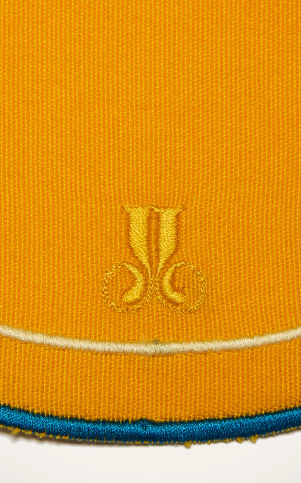 Medallion Placemats in Solid Yellow, Set of 2