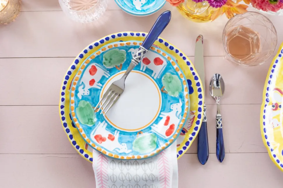 Melamine Campagna Assorted Sixteen-Piece Place Setting