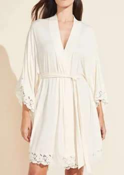 Naya Robe