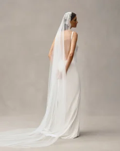 Nora Veil