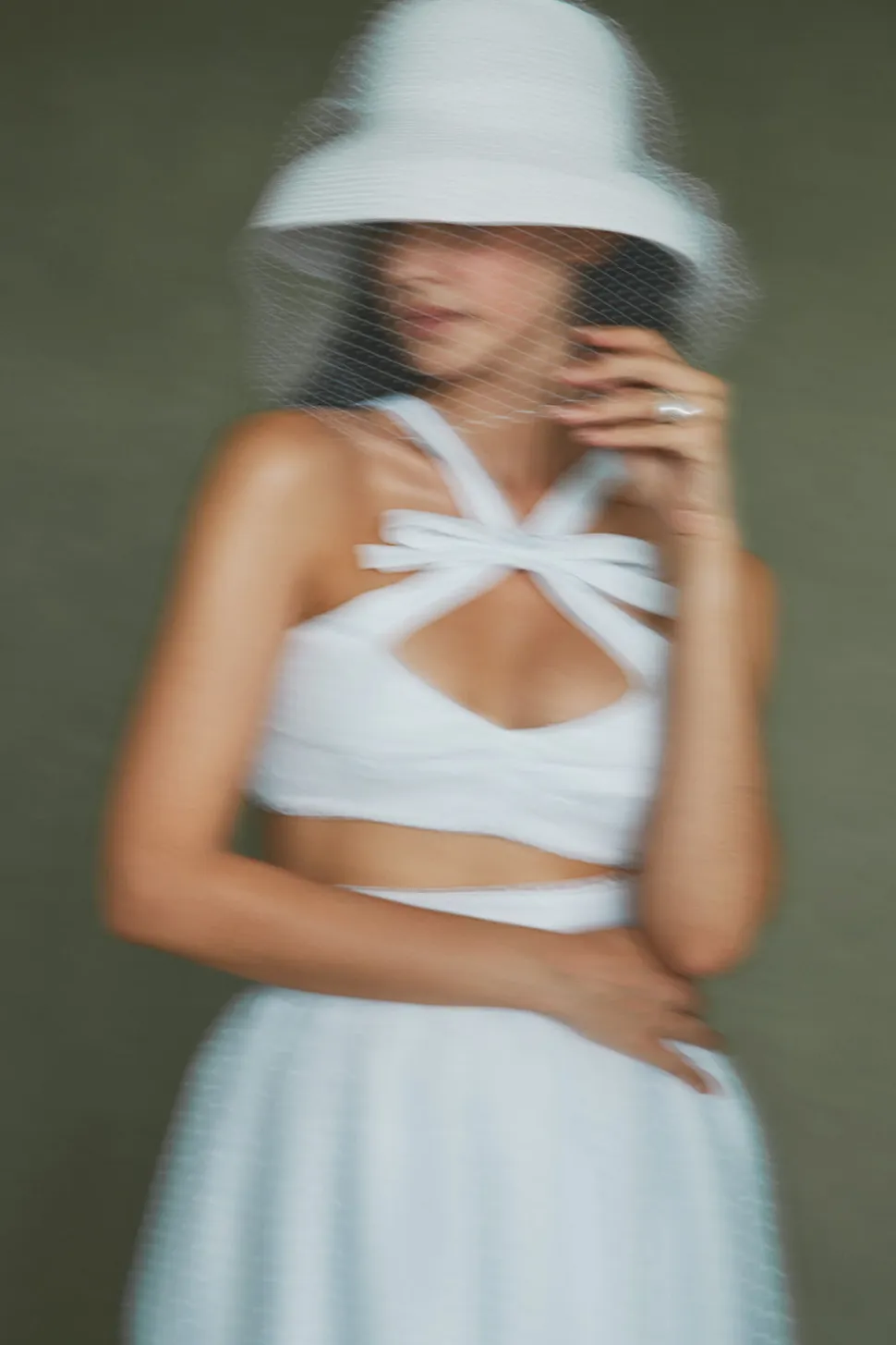 Olivia Bow Set in White Flock Tulle