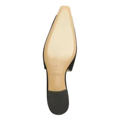 Olivia Flat in Black