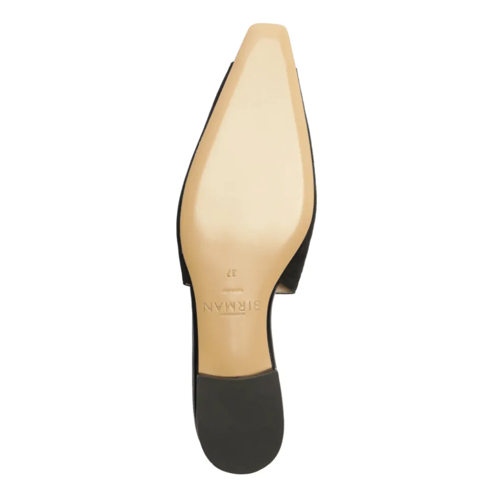 Olivia Flat in Black