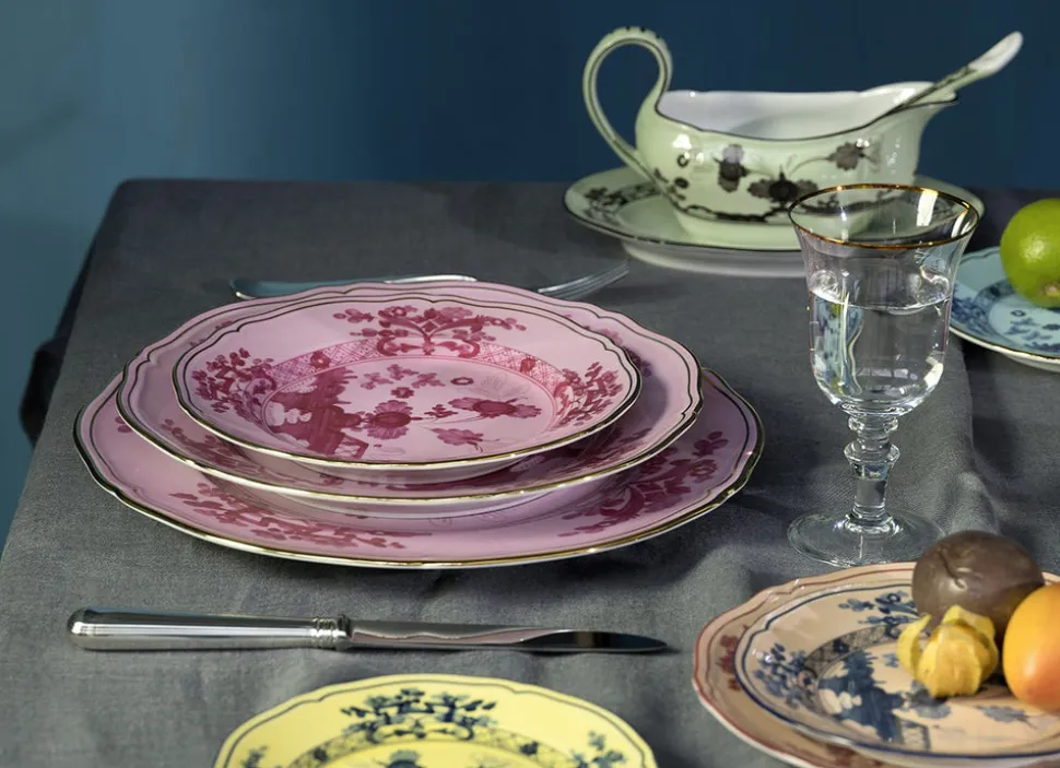 Oriente Italiano Charger Plate in Porpora