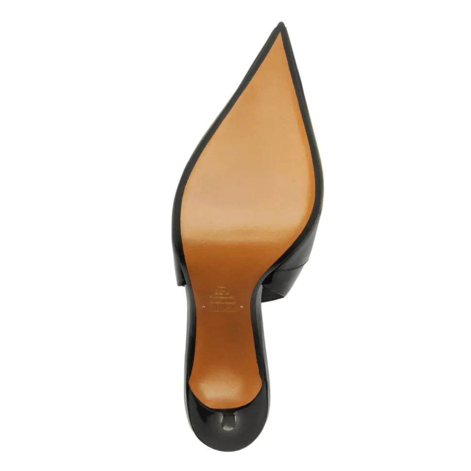 Paola Patent Pump in Black
