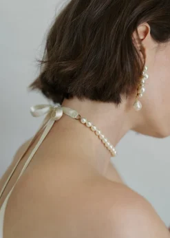 Pearl Ribbon Tie in Cream Pearl