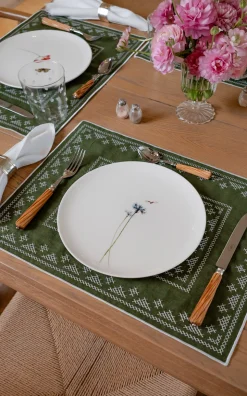 Pedralbes Placemats in Olive, Set of 4