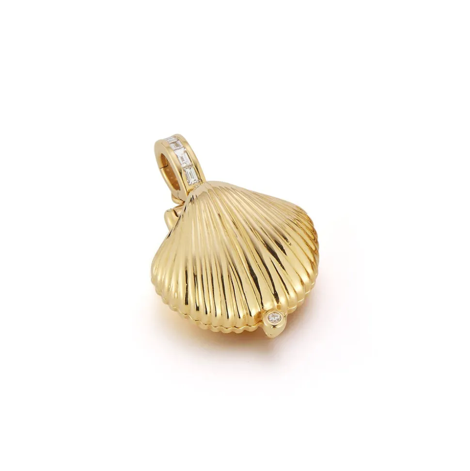 Petite Venus Locket
