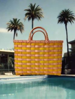 Retro-Travel Tote in Pink Lemonade