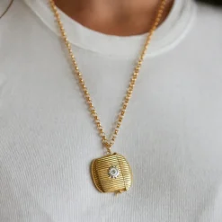 Ribbed Vesta Case Necklace