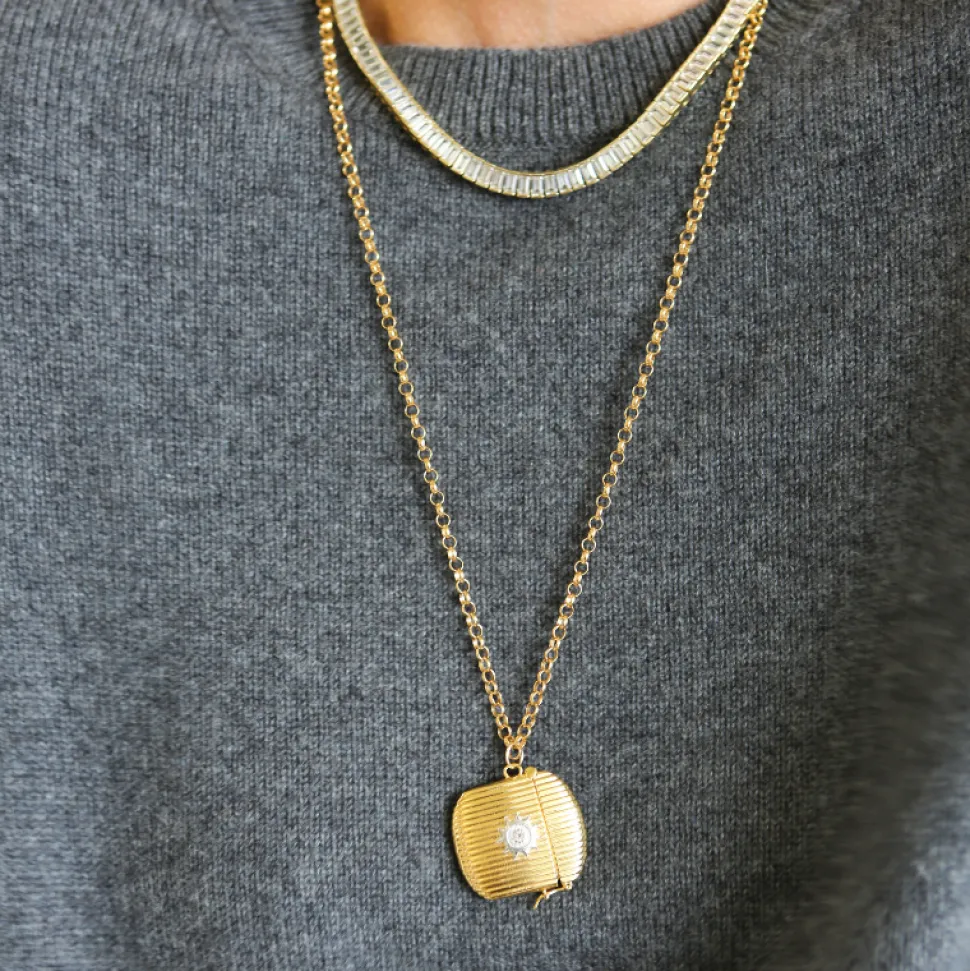 Ribbed Vesta Case Necklace