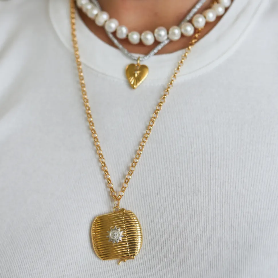 Ribbed Vesta Case Necklace