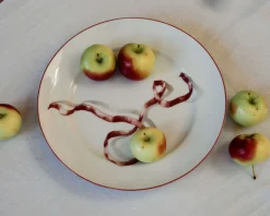 Ribbon Dessert Plates
