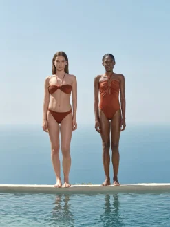 Saint Tropez One Piece in Dattero & Namibia