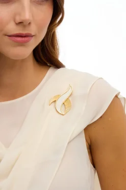 Sandy Point Brooch