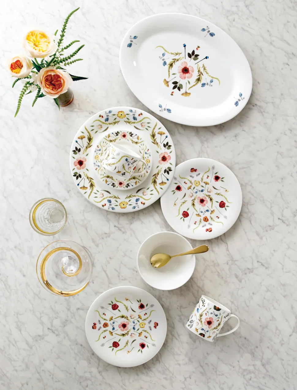 Scandinavian Floral Set of Two, 8" Accent Plates