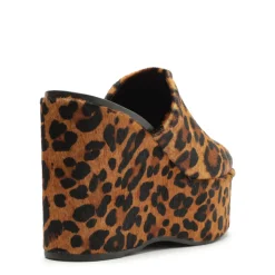 Sierra Hair Calf Pump in Leopard