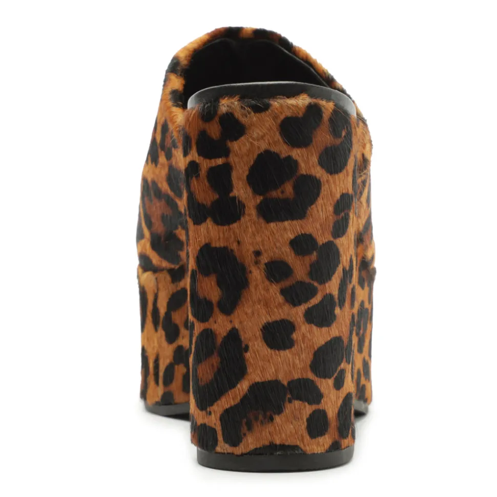 Sierra Hair Calf Pump in Leopard