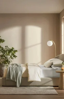Signature Comforter Set in Cream