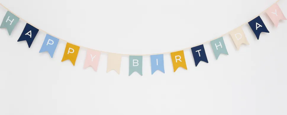Signature Garland "Happy Birthday"