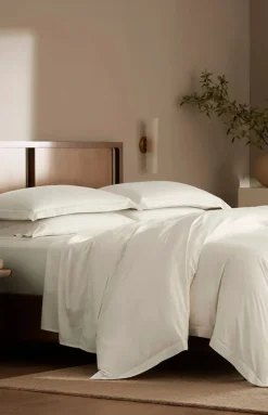 Signature Hemmed Duvet Set in Cream