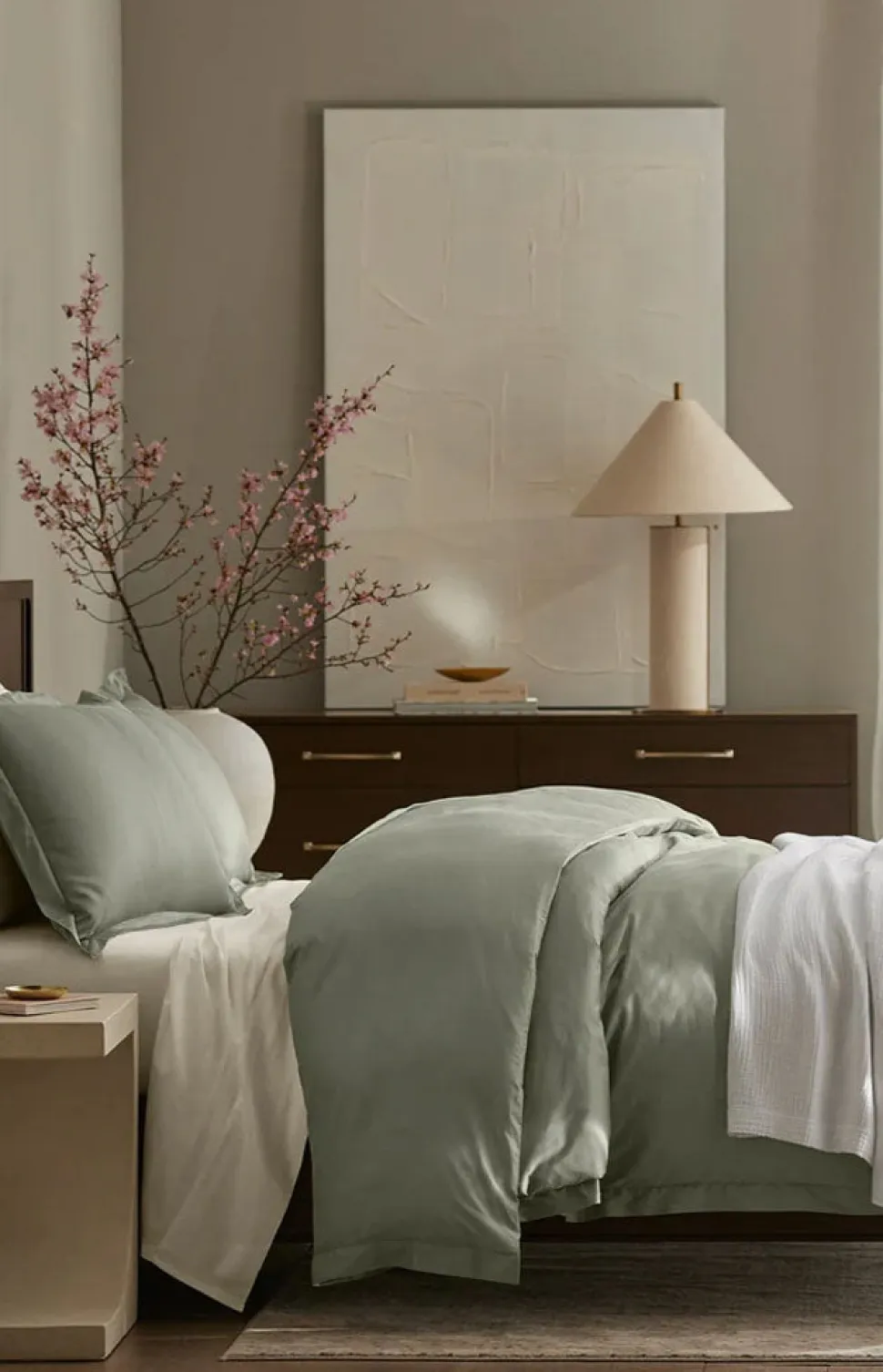 Signature Hemmed Duvet Set in Sageleaf