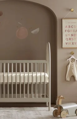 Signature Hemmed Fitted Crib Sheet in Natural